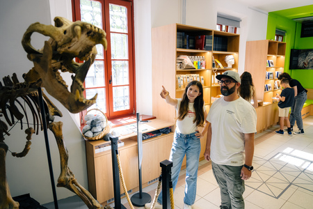 Jamski medved in muzejska trgovina (foto Alen Franetič)