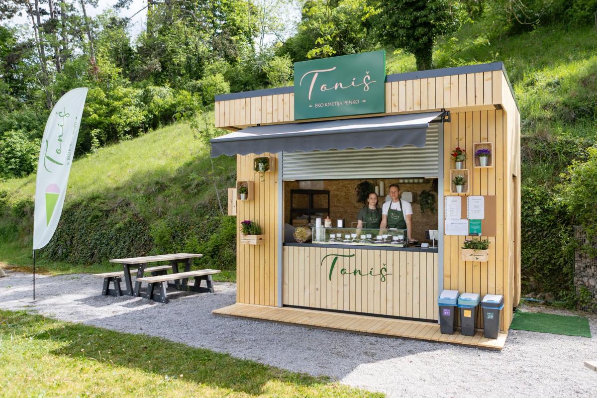 toniš